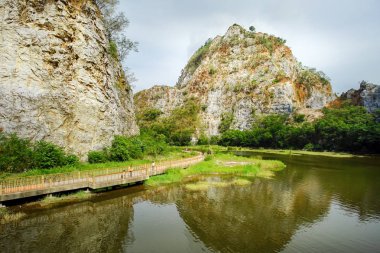 Güzel taş dağ Ratchaburi, Tayland 