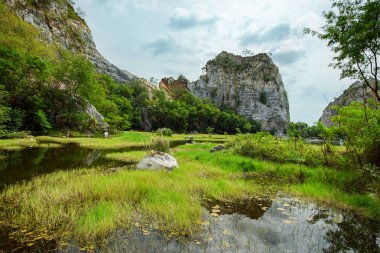 Güzel taş dağ Ratchaburi, Tayland 