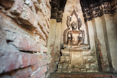Chaiwatthanaram Tapınağı eski Buda heykeli. Ayutthaya, Tayland.