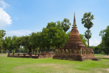 UNESCO Dünya Mirası sit alanı Wat Sorasak Sukhothai, Tayland.