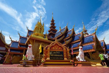 Sukhothai, Tayland - 29 Eylül 2018: Wat Pipat Mongkol Tapınağı. Sukhothai, Thailand en güzel tapınakta. Bu tapınak Tayland Lanna mimari tapınaktır.