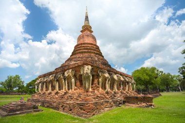 UNESCO Dünya Mirası sit alanı Wat Sorasak Sukhothai, Tayland.
