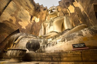 13. yüzyılda tapınak enshrining, Sukhothai, Tayland en büyük Buda resim. Wat Si dostum Phra Achana.