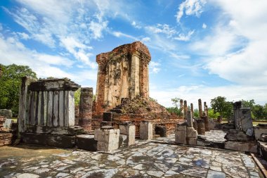 Eski Wat Chetuphon Sukhothai Historical Park, Sukhothai Eyaleti, Tayland mahvetti