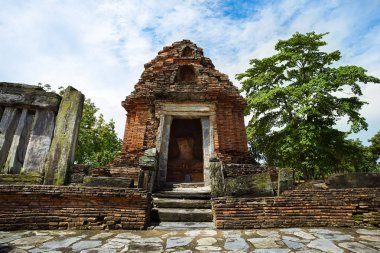 Eski Wat Chetuphon Sukhothai Historical Park, Sukhothai Eyaleti, Tayland mahvetti