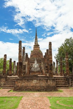 UNESCO Dünya Mirası sit alanı Wat Sa Si Sukhothai Historical Park, Sukhothai Eyaleti, Tayland.