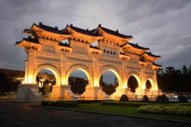 Özgürlük Meydanı ana kapı kemer Chiang Kaishek Memorial Hall alanında, Taipei, Tayvan.