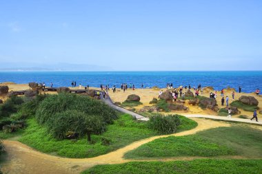 Yeni Taipei, Tayvan - 21 Kasım 2018: Tayvan Yehliu sahne geopark. Bu New Taipei City, şaşırtıcı rock ve iyi deniz manzaralı Uluslararası dönüm noktası olduğunu.