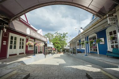 Rayong, Tayland - 04 Aralık 2018: İli: Rayong, Tayland yeni gezi yerleri çilek kasaba toplayan.