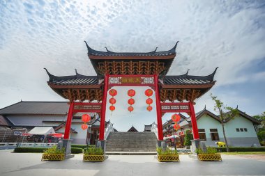 Suphan Buri, Tayland'daki Göksel Ejderha Köyü.