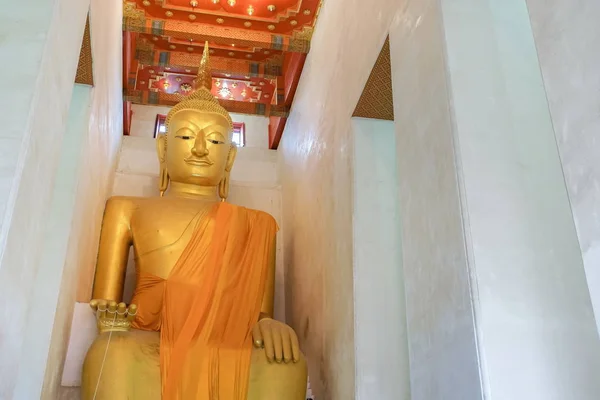 The big  Buddha in Wat Pa Lelai, Suphan Buri, Thailand. — Stock Photo, Image