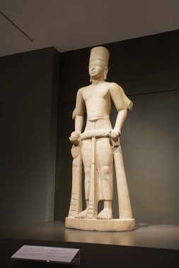 Tayland 'da dört silahlı Vişnu (Narayana) Dvaravati sanatı.