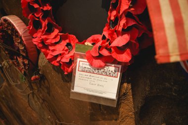 Kanchanaburi, Tayland - 17 Ocak 2020: Kanchanaburi, Tayland 'da Hellfire Pass Memorial' ı ziyaret etti. Burası İkinci Dünya Savaşı esirlerine adanmış bir anıt.).