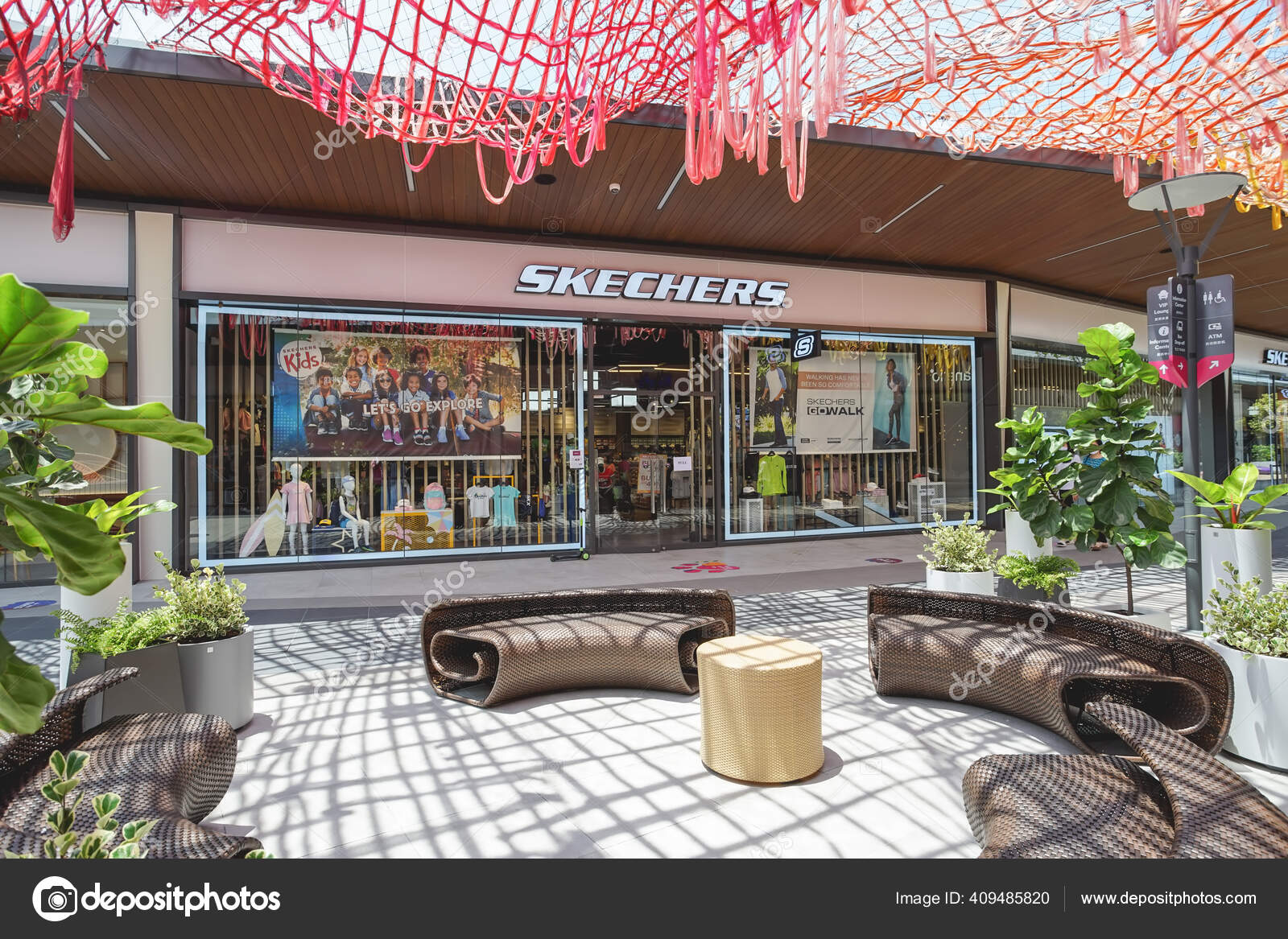 skechers outlet tulalip