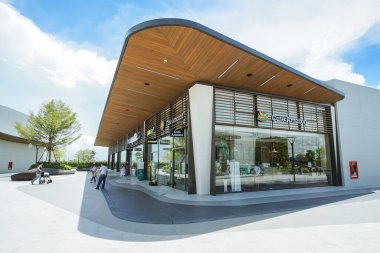 Samut Prakan, Tayland - 28 Temmuz 2020: Siam Premium Outlets Bangkok 'taki Kafe Amazon Kafe. Tayland 'da ünlü bir Tayland kahvecisidir..