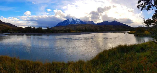 Άποψη Της Torres Del Paine Βουνά Και Τις Λίμνες Στη — Φωτογραφία Αρχείου