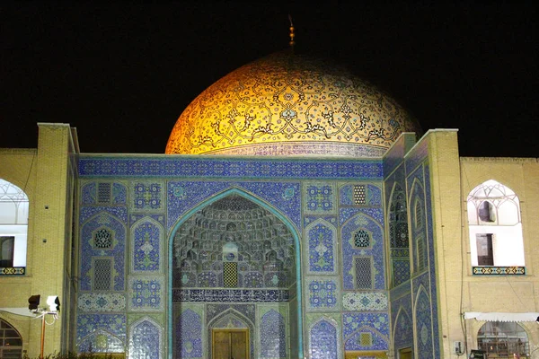 Isfahán Irán Abril 2016 Mezquita Sheikh Lotfollah Plaza Naqsh Jahan — Foto de Stock