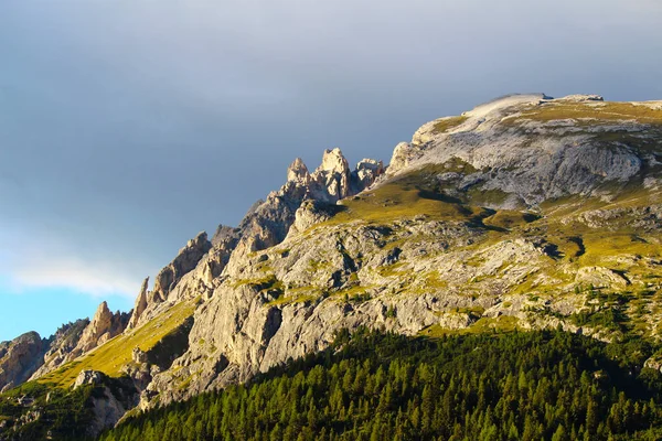 Vista Del Paisaje Montañas Picos Los Dolomitas Italia —  Fotos de Stock