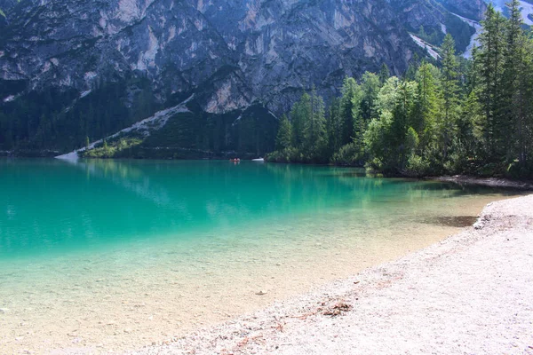 ドロミテ イタリアの湖 Braies ブラーイエス の表示 — ストック写真