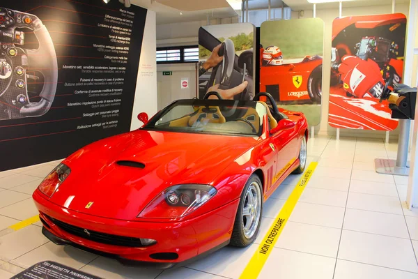 Maranello Italia Dicembre 2015 Vettura Strada Ferrari Museo Ferrari Maranello — Foto Stock