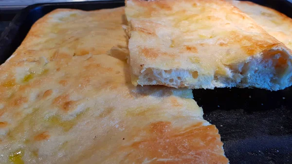 Rebanadas Schiacciata Schiacciata Toscana Una Focaccia Cocinada Horno Sazonada Con —  Fotos de Stock