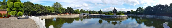 Jardim Com Lago Templo Confúcio Jianshui Yunnan China Este Templo — Fotografia de Stock