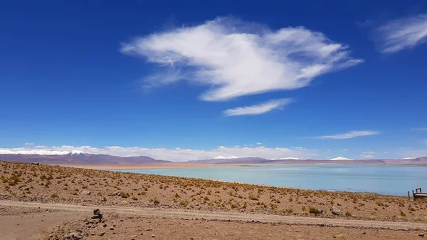 テルマス Polques ボリビアの近くにサラル Chalviri の景色を望めます ボリビアのアンデス高地の風景 — ストック写真