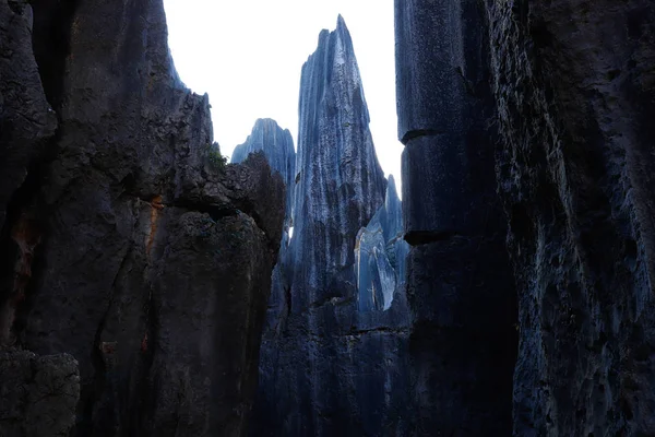 Le paysage de la forêt de pierre au Yunnan. Ceci est un format calcaire — Photo