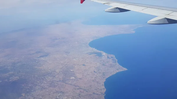 Vista aérea de la isla de Chipre, la costa sur, Bahía Larnaca. Chipre — Foto de Stock