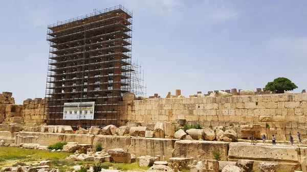 El Templo de Júpiter. Las ruinas de la ciudad romana de Heliópolis o Baalbek en el valle de Beqaa. Baalbek, Líbano — Foto de Stock