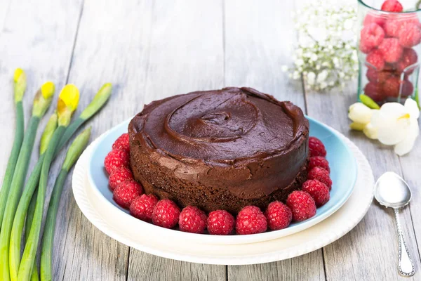 Çikolatalı kek ahududu