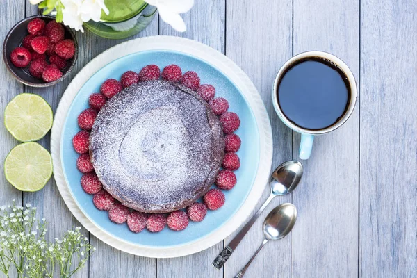 Çikolatalı kek ahududu