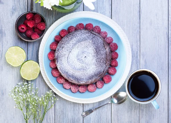 Çikolatalı kek ahududu