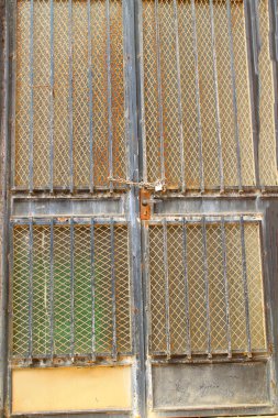 eski ve demir kapılar yakın çekim