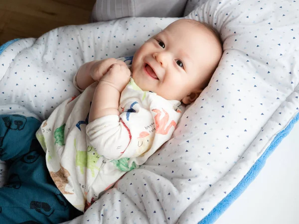 Cute 5 months old mixed half race Asian Caucasian boy looking happy smiling and laughing at the camera, healthy child baby boy. Half Thai half Polish. — Stock Photo, Image