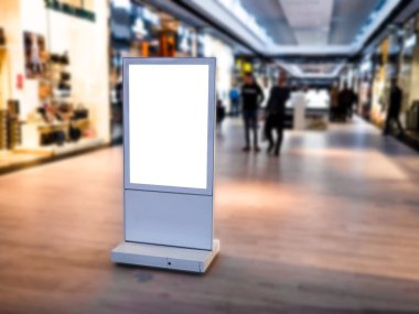 Dijital medya boş siyah beyaz ekran modern panel, tabela reklam tasarım bir alışveriş merkezi, Galeri. Mockup, mock-up, bulanık arka plan ile dijital bilgi noktası alay etmek yukarıya.