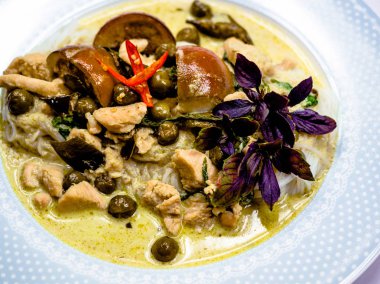 Tay tarzı mutfak yeşil Curry ile tavuk otantik-Gang kiew WAN Gai.