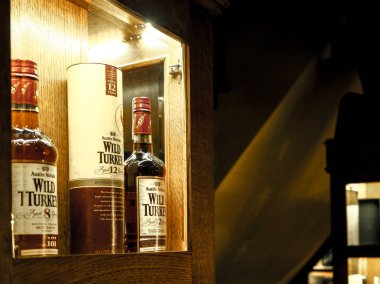 Gdansk, Polonya, 5 Aralık 2018, Wild Turkey 12 yıllık Kentucky viski, Wild Turkey 12 yıllık viski, Wild Turkey 12 yıllık Kentucky viski% 50,5