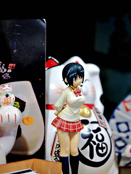 Japanska modellen figur från tecknade, japansk kultur, Retro japanska kulturella stoppar insamling i japansk restaurang, 17 juli 2018, Poznan, Polen — Stockfoto