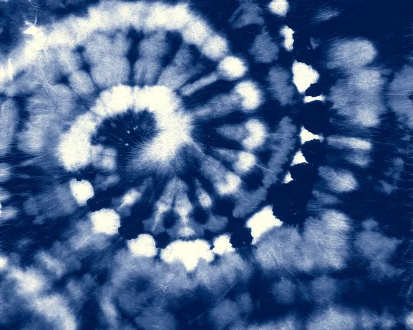 İndigo girdabı. Bohem Kravat Ölümü. Beyaz rulo 