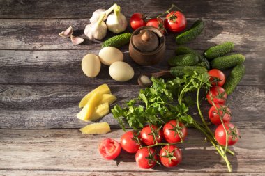 Sebze ve yumurta ile natürmort