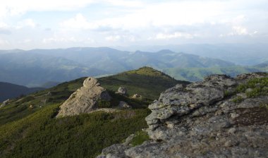 Chernogorsk orgo sırtı dağlarının görünümü, Karpatlar, Ukrayna