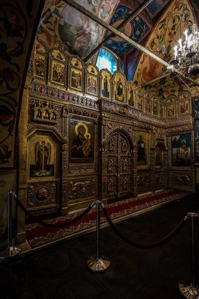 광장에 모스크바의 포크로프스키 대성당 바실리 대성당 축복받은 바실의 새겨진 장식품 — 스톡 사진