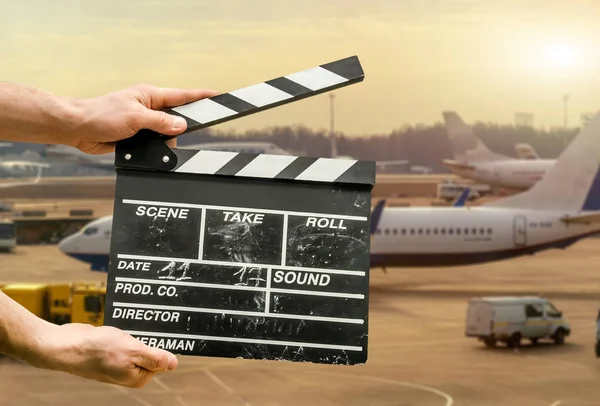 Havalimanı arka plan üzerinde film Klaket