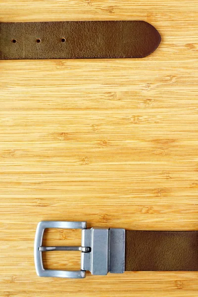 Deri kemer menteşeler