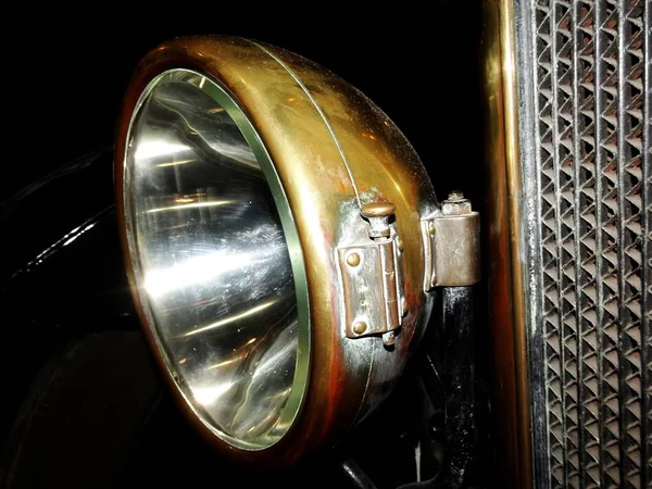 eski model araba Far