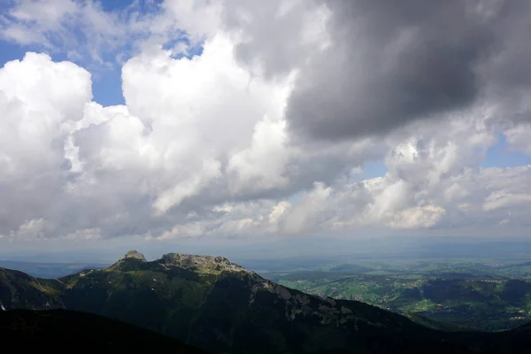 Giewont Mountain - Vista desde Kasprowy Wierch —  Fotos de Stock