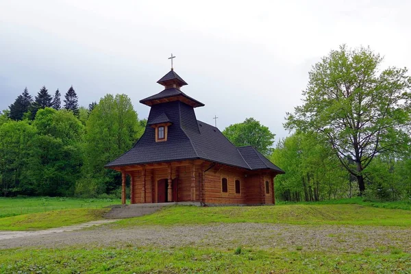 Dřevěný horský kostel — Stock fotografie