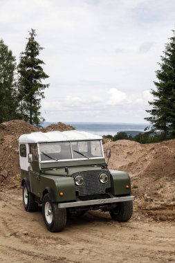 Arka planda gökyüzü inarabasının Önden Görünüm 
