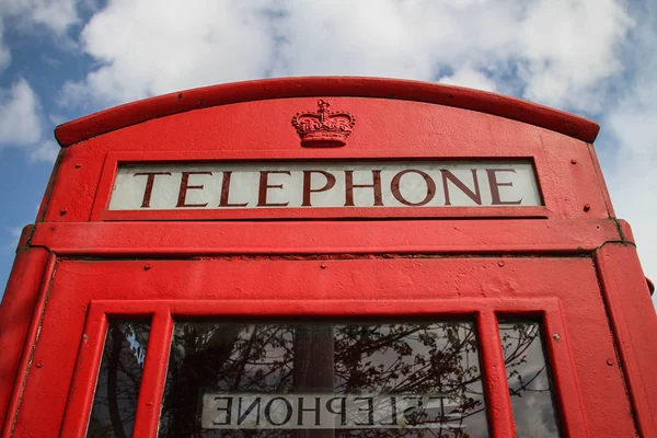 Budka Telefoniczna Tle Nieba Londynie — Zdjęcie stockowe